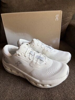 ON Running Cloudrunner 3